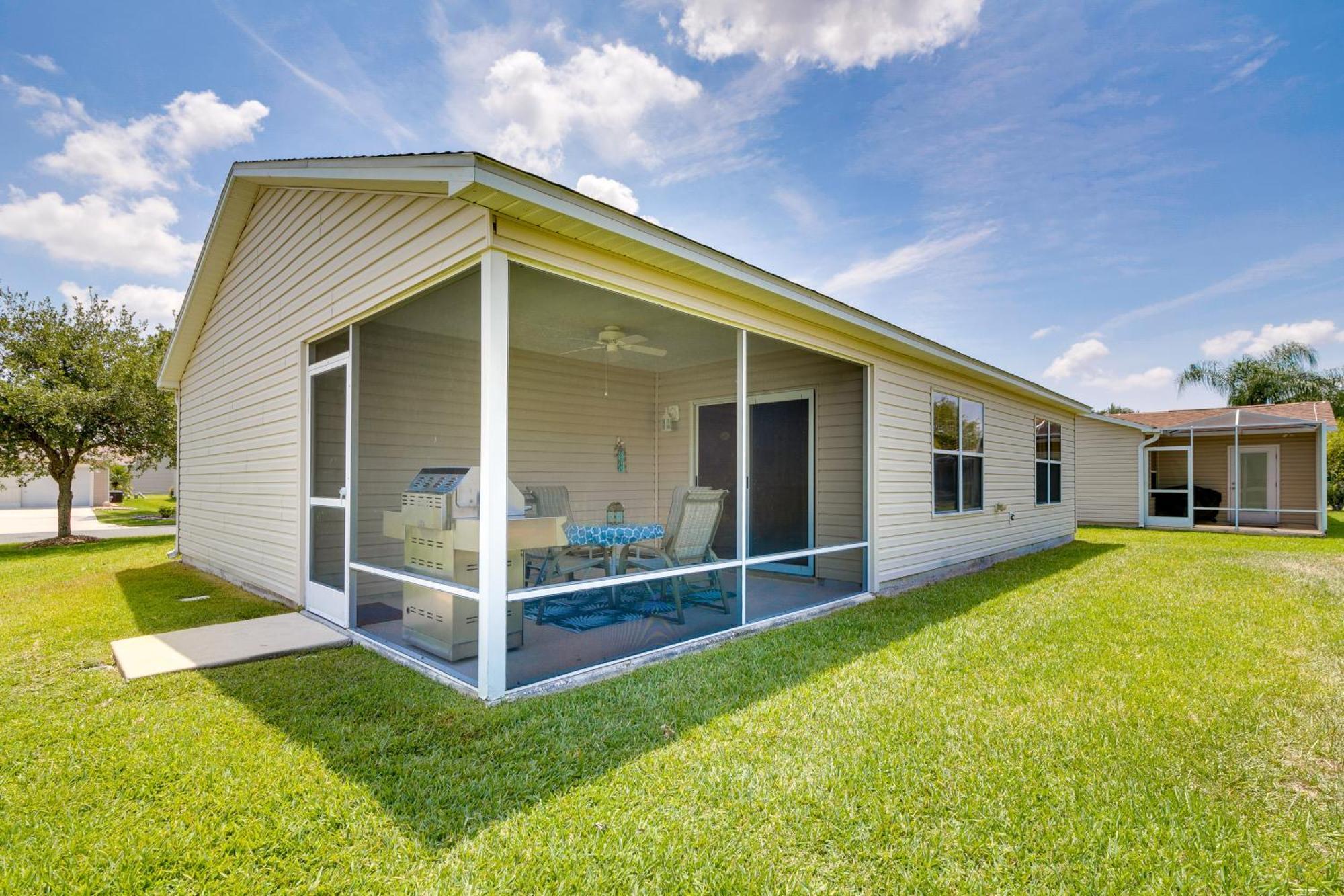 The Villages Vacation Rental With Lanai And Golf Cart! Exterior photo